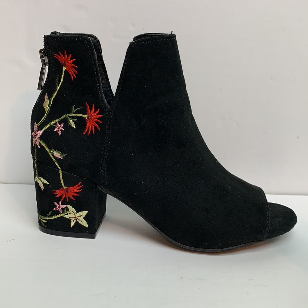 Kenneth Cole Reaction Ride Floral Embroidered Boot - Picture 4 of 8